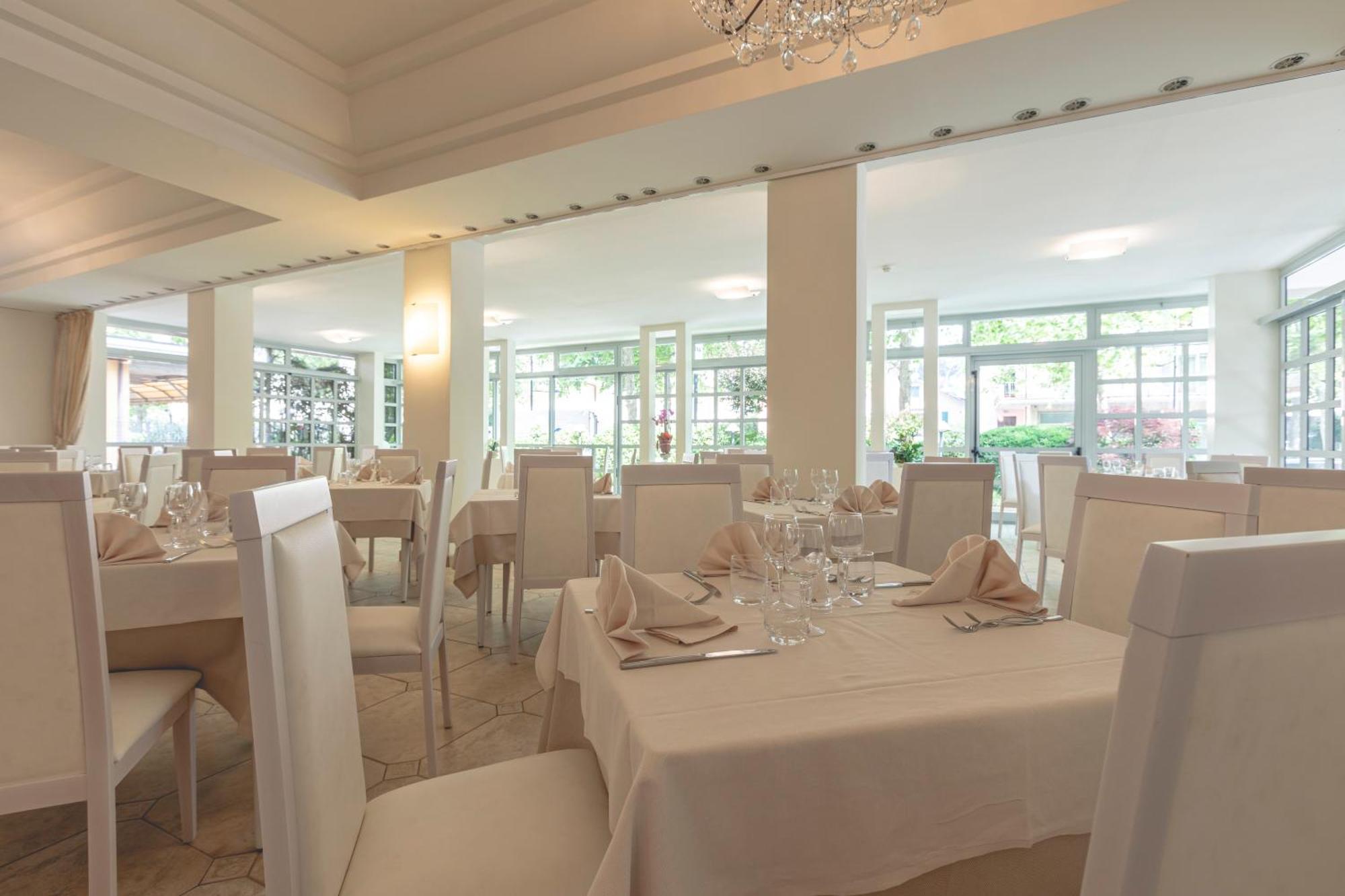 Hotel Athena Cervia Extérieur photo