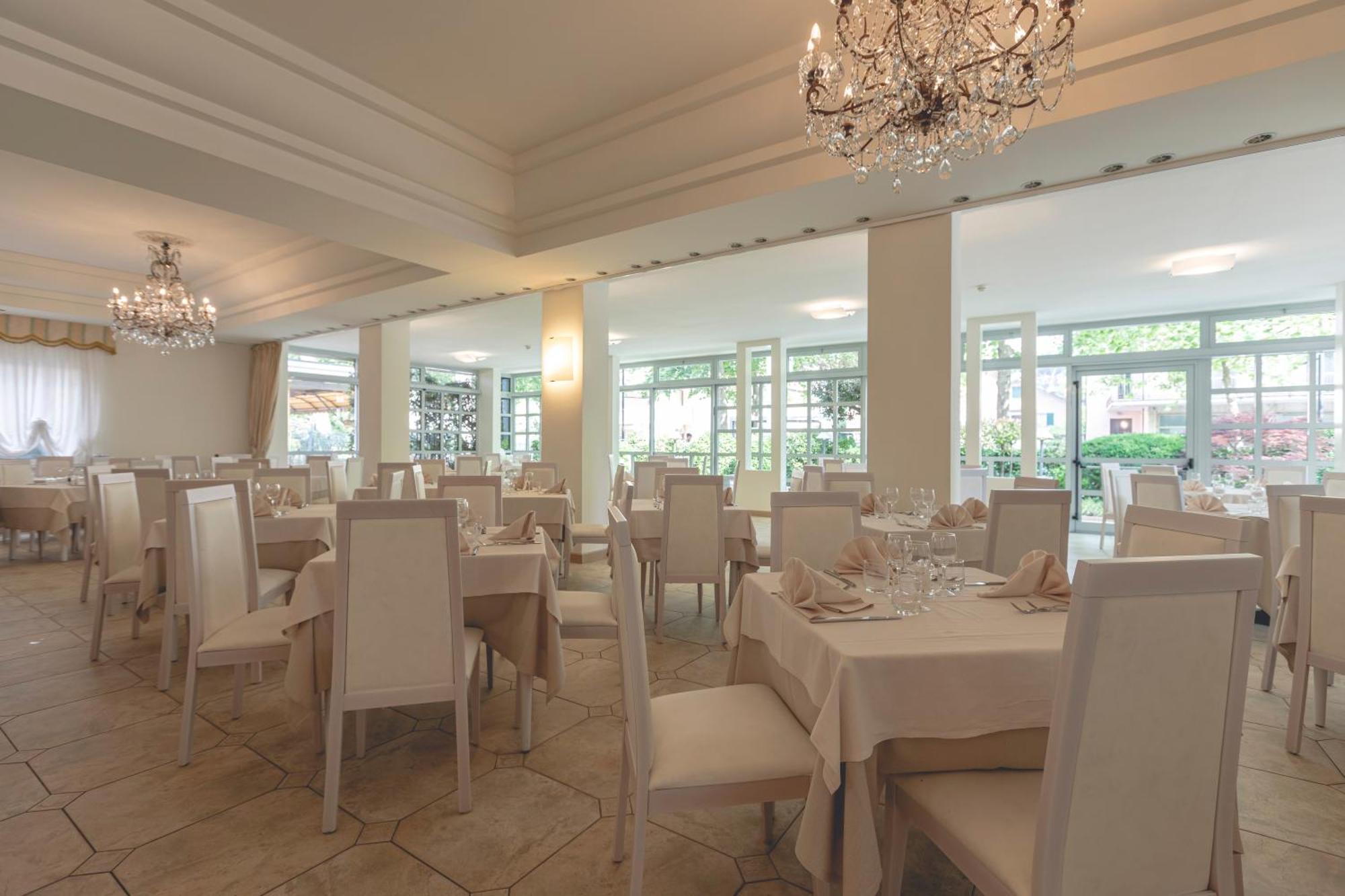 Hotel Athena Cervia Extérieur photo