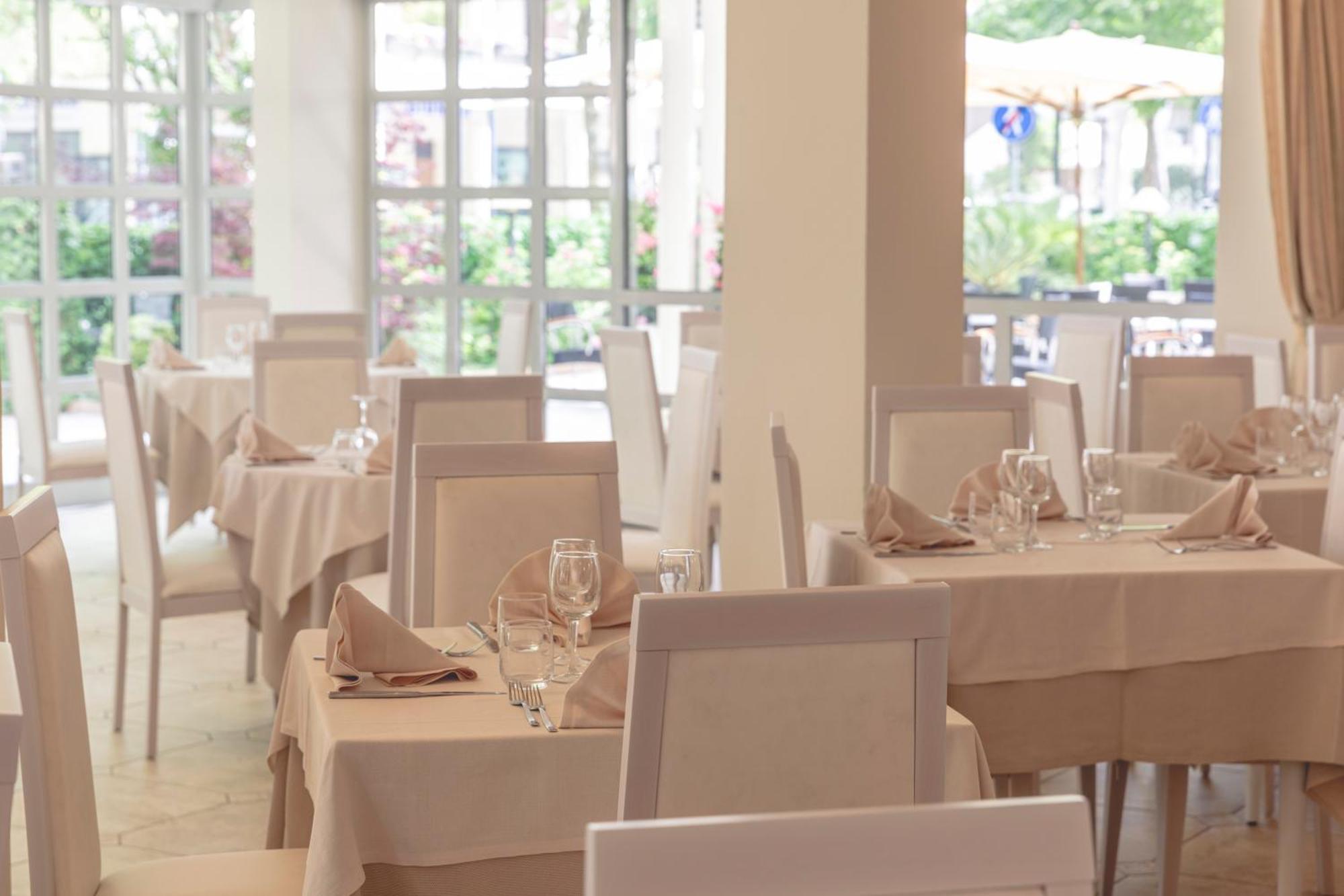 Hotel Athena Cervia Extérieur photo