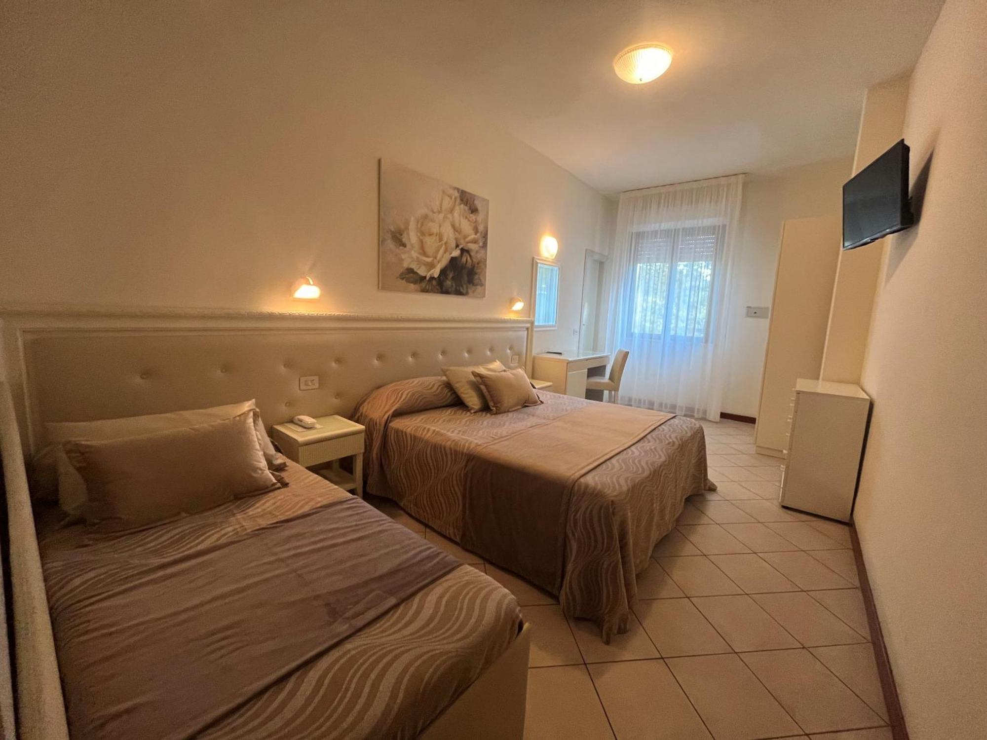 Hotel Athena Cervia Extérieur photo